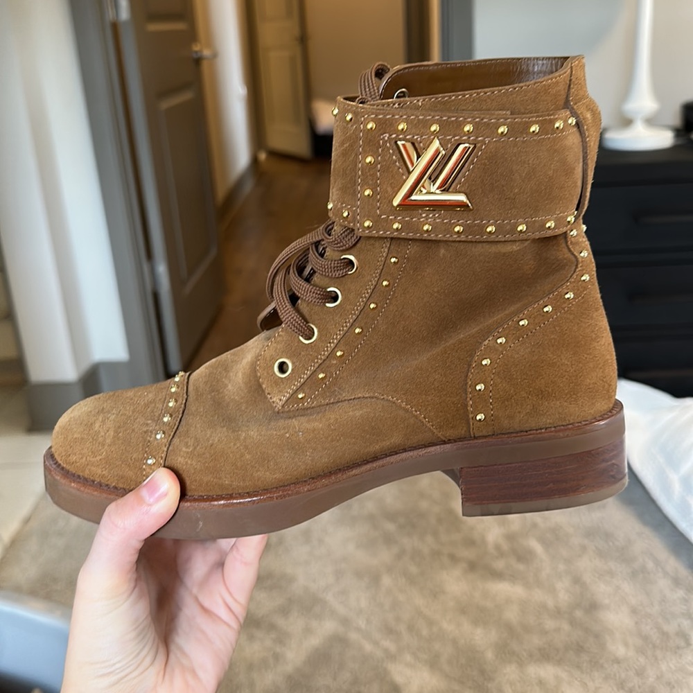 Louis Vuitton brown suede boots- twist logo- size 38.5